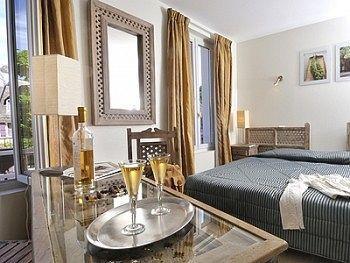 Logis Hotel Les Flots Bleus Beaulieu-sur-Dordogne Exterior photo