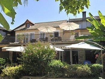 Logis Hotel Les Flots Bleus Beaulieu-sur-Dordogne Exterior photo