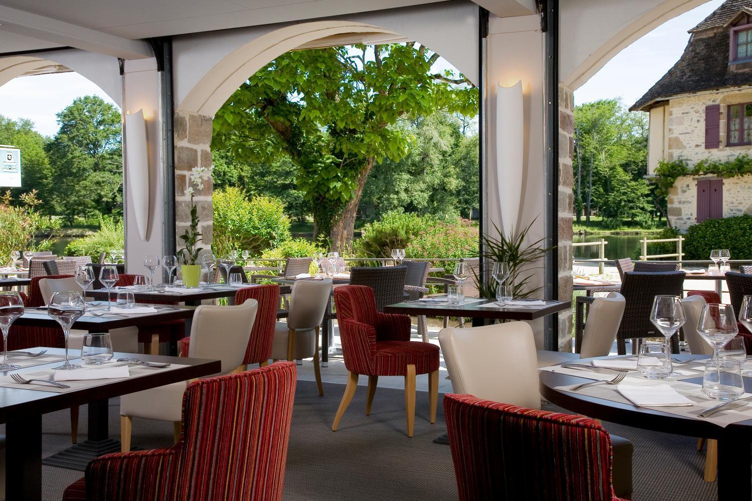 Logis Hotel Les Flots Bleus Beaulieu-sur-Dordogne Exterior photo