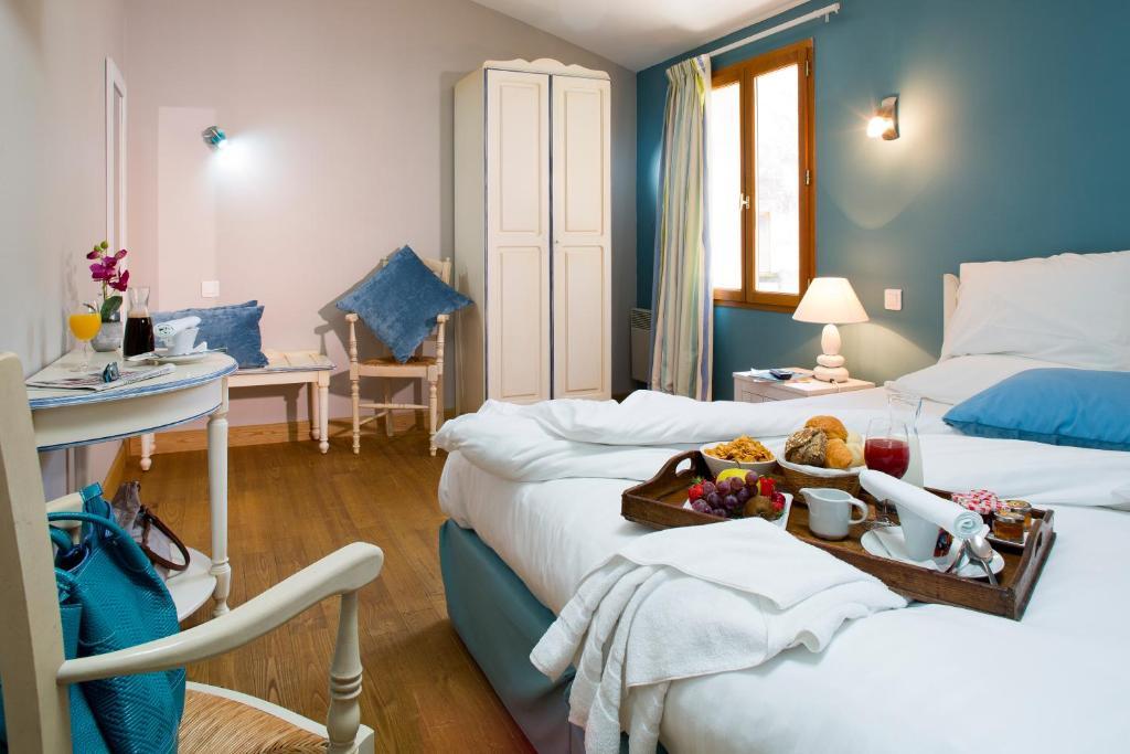 Logis Hotel Les Flots Bleus Beaulieu-sur-Dordogne Room photo